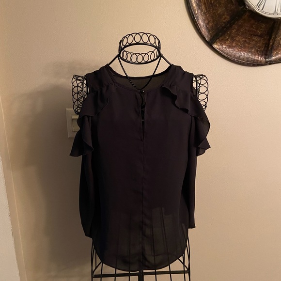 Beautiful black top size S. - Picture 4 of 6